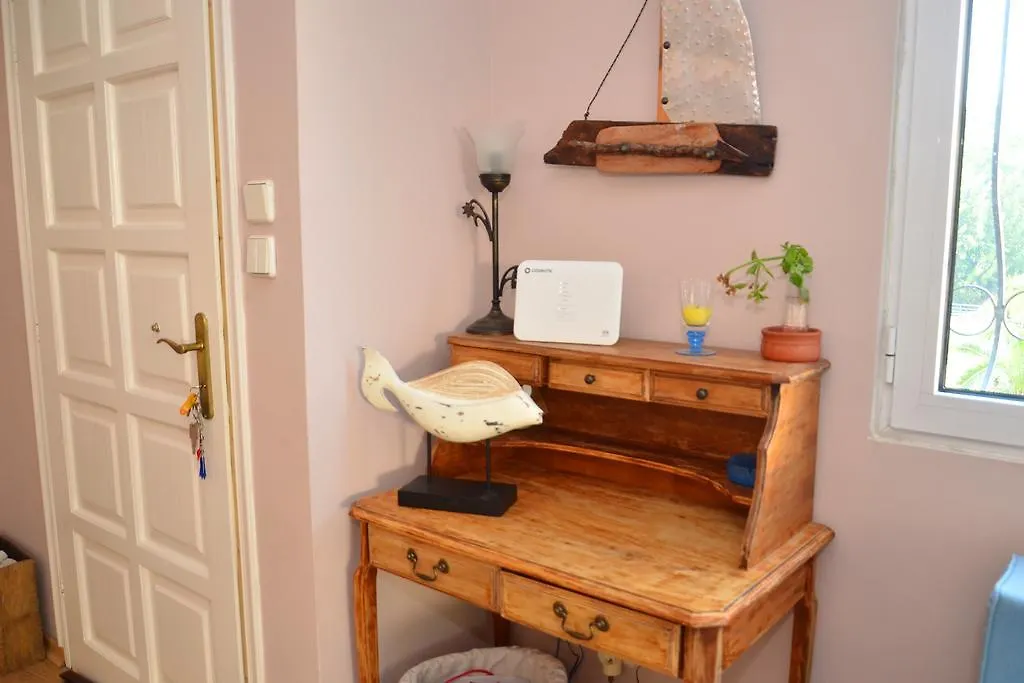 Little House Chaniotis 0*,